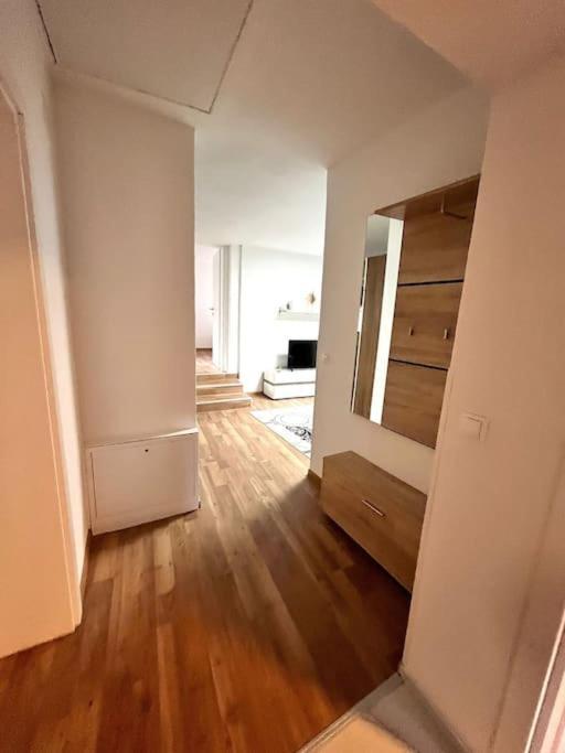 Ab Apartment Moderne Zweizimmerwohnung วิลลาค ภายนอก รูปภาพ