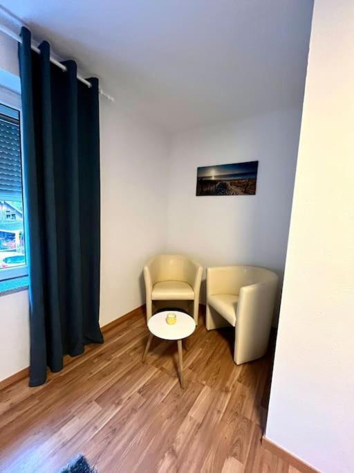 Ab Apartment Moderne Zweizimmerwohnung วิลลาค ภายนอก รูปภาพ
